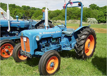 Tractor with rollbar 